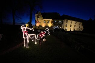 Dekoration vor der Kulisse der Burg Stettenfels