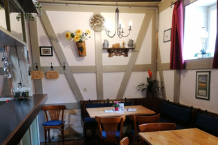 Schönes Ambiente in der Besenwirtschaft Weingut Aries | Widdern | HeilbronnerLand | © Aries Wein.Gut