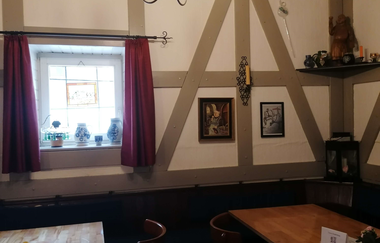 Schönes Ambiente in der Besenwirtschaft Weingut Aries | Widdern | HeilbronnerLand | © Aries Wein.Gut