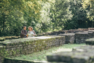 Besucher auf dem römischen Gutshof der Villa Rustica I Bad Rappenau | © Stadt Bad Rappenau I Chris Frumolt