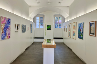 Ausstellung "Aus der Reihe getanzt - Hellbergschule Eppingen" in der Galerie im Rathaus | © Stadt Eppingen