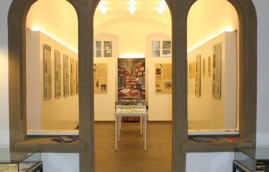 Ausstellung "WEG! Neuanfang – Altanfang, Hartmanni Gymnasium“ in der Galerie im Rathaus | © Stadt Eppingen