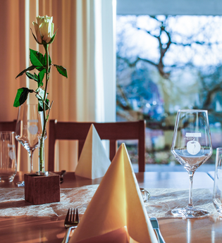 Feste feiern und Weine genießen in der Besenwirtschaft Holzapfel | Neckarsulm | HeilbronnerLand | © Weinausschank Weingut Holzapfel