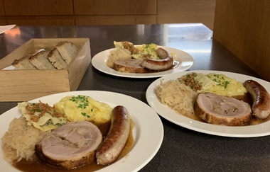 deftiges Essen im Weingut