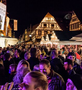 Brettener Weinmarkt bei Nacht | © Oliver Kelller für Stadt Bretten