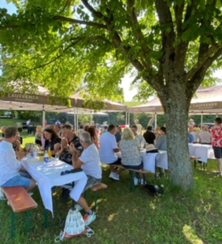gemütliche Runde auf dem Römerhof | © Lauffener Weingärtner eG