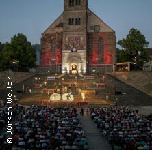 Cabaret - Freilichtspiele Schwäbisch Hall | © links im Bild