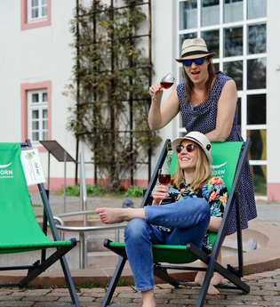 Chill mal! Wasser, Wein & Kunst