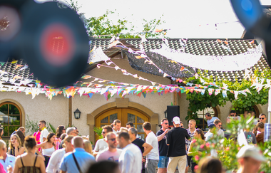 Gäste auf dem Cloverfield Festival | © Golter -Weingut im Klee GbR