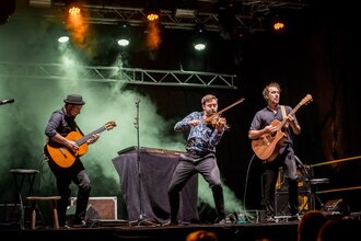 Cobario - Strings On Fire   (Crossover zwischen Klassik und Pop) | © TOURISMUS REGION WERTHEIM GmbH