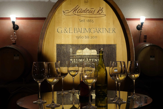 Cuvées kreieren mit dem Kellermeister | © Panoramaweingut Baumgärtner