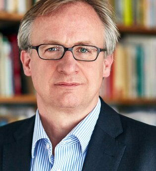 Demokratie auf der Kippe: Das Ende einer Welt, wie wir sie kannten | © Tobias Tanzyna