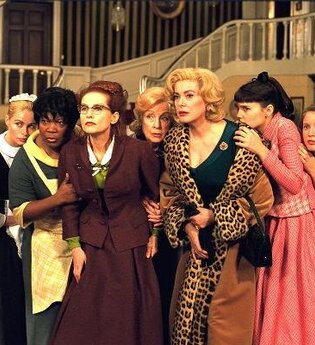 Deneuve-Filmreihe: 8 femmes / 8 Frauen