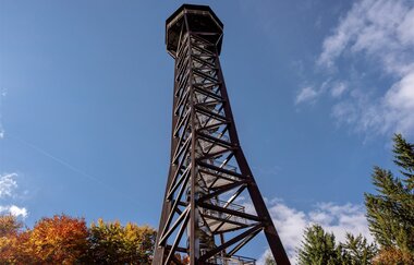 Dichte Wälder, aussichtsreiche Höhen, malerische Täler und mystische Orte | © Landratsamt Rhein-Neckar-Kreis
