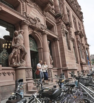 Eingang der Universitätsbibliothek | © Heidelberg Marketing GmbH