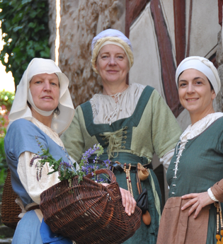 Wimpfener Weyber als Mägde im Mittelalter | © Stadt Bad Wimpfen