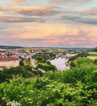 Blick vom Gundelsheimer Himmelreich ins Neckartal | HeilbronnerLand | © Touristikgemeinschaft HeilbronnerLand