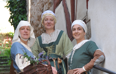 Wimpfener Weyber als Mägde im Mittelalter | © Stadt Bad Wimpfen