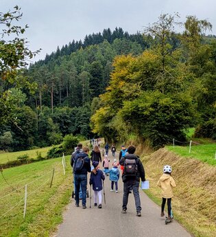 Erlebniswanderung "Der Wald und seine Tiere - Bauen, Formen, Hören und Sehen" - in Kooperation mit dem Geo-Naturpark Bergstraße-Odenwald