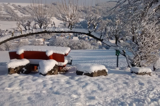 Station des Pfads der Stille bei Schnee | © Touristikgemeinschaft Hohenlohe e.V. | Volkshochschule Künzelsau