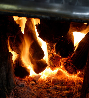 loderndes Feuer | © Steng, Landgut am Rotenberg