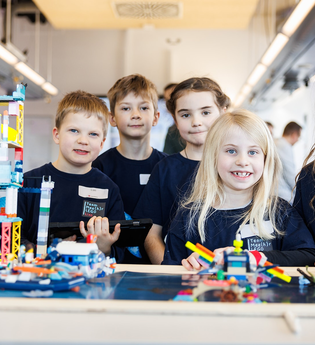 First Lego League Explore | © Verwendung nur im Rahmen redaktioneller Berichterstattung über die experimenta Heilbronn gestattet. Quelle: experimenta gGmbH