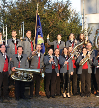 Mitglieder des Musikvereins Waldenburg mit ihren Instrumenten | © Touristikgemeinschaft Hohenlohe e.V. | Günter Wagner