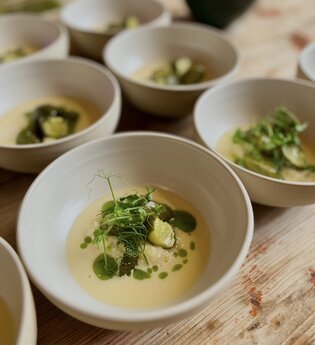 Frühlingshaftes Pfingstmenü - Kochkurs im Winoversum | © Janina Lindemann | Wino Bio GmbH Brackenheim