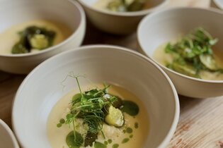 Frühlingshaftes Pfingstmenü - Kochkurs im Winoversum | © Janina Lindemann | Wino Bio GmbH Brackenheim