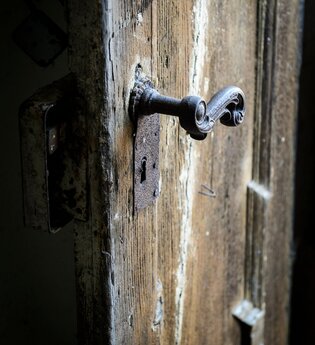 Gehmeditation (nach Thich Nhat Hanh): Für Anfängerinnen und Anfänger sowie für Fortgeschrittene | © Kloster Bronnbach