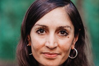 Gilda Sahebi weiß, warum uns alle mehr eint als trennt | © Hannes Leitlein
