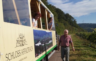 Weinbergrundfahrten Hoffmann | Planwagen- und Weinbergrundfahrten | HeilbronnerLand | © Winzerhof am Schlierbach