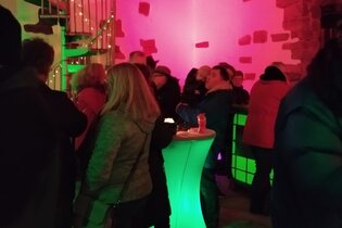 Glühweinfest im historischen Innenhof des Weinguts