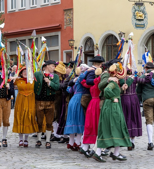 Der Historische Schäfertanz in Rothenburg ob der Tauber  | © Rothenburg Tourismus Service, W. Pfitzinger