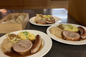 deftiges Essen im Weingut