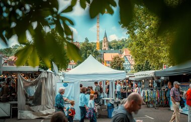 Verschiedene Marktstände auf dem Krämermarkt in Schwäbisch Hall. | © Michael Kuehneisen