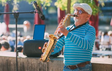 Saxophonspieler an der Neckarbühne | © Heilbronn Marketing GmbH