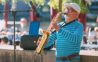 Saxophonspieler an der Neckarbühne | © Heilbronn Marketing GmbH