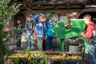 Kinderaktion zum Apfeltag in Eberbach | © Schwarzwälder Freilichtmuseum Vogtsbauernhof
