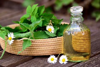 Kräuter und Tinkturen I Bad Rappenau | © Pixabay