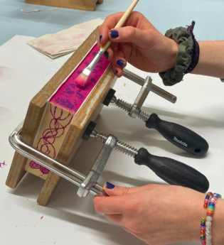 Kreativworkshop „Buchschnitt gestalten“