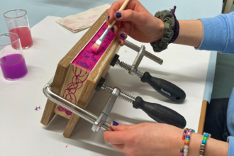 Kreativworkshop „Buchschnitt gestalten“