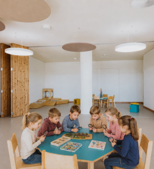 Kursstart Expertenakademie: Mission Sternencrew – Entdecken, bewegen und wachsen im Weltall | © Originalfoto von Nico Kurth, KI-bearbeitet