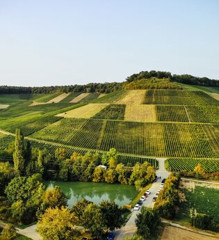 Mönchsbergsee mit Weinausschank vom Weinkonvent Dürrenzimmern | Brackenheim | HeilbronnerLand | © Weinkonvent Dürrenzimmern