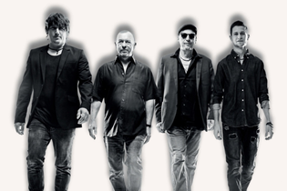 Die Bandmitglieder von X-FRIENDS in Schwarz Weiß | © Touristikgemeinschaft Hohenlohe e.V. | Michael Wendler, Hoftheater Öhringen