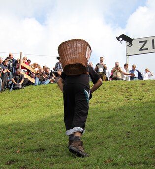 Löwensteiner Bockrennen mit traditionellem Herbstfest | © Stadt Löwenstein