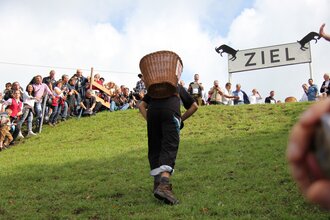 Löwensteiner Bockrennen mit traditionellem Herbstfest | © Stadt Löwenstein