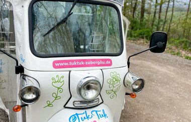 Vorderansicht eines TukTuks | Waldschenke Hörnle | Brackenheim | © Neckar-Zaber-Tourismus e.V.