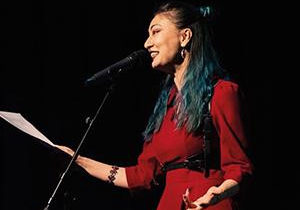 Foto einer Slammerin | © Music & Poetry (Foto: Yasmin Abbas)