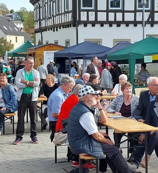 Naturparkmarkt Kürnbach mit verkaufsoffenem Sonntag, Schwarzriesling-Kerwe und Kunsthandwerkermarkt | © Naturpark Stromberg-Heuchelberg